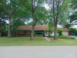 619 Gill St, Ypsilanti, MI 48198