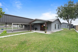 115 Gyna Dr, Del Rio, TX 78840