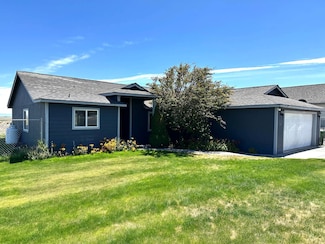 507 Dapple Grey Rd, Hines, OR 97738