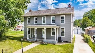 105 W 4 1 2 St, Williamstown, WV 26187