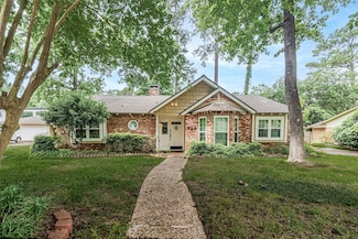 228 Hickory St, Huntsville, TX 77320