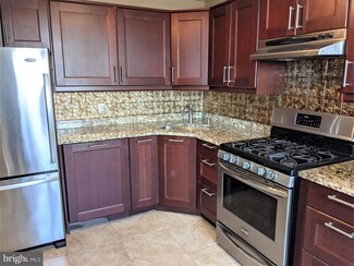 1030 E Lancaster Ave Unit 220, Bryn Mawr, PA 19010