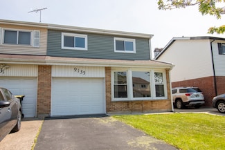 9135 Hollyberry Ave, Des Plaines, IL 60016