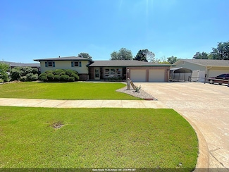 206 E 29th St, Hays, KS 67601