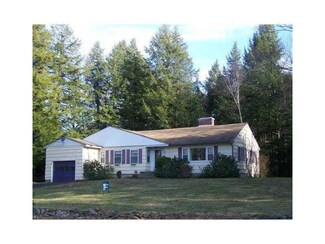 63 Strafford Ave, Rumford, ME 04276