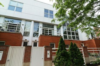 2930 N Paulina St, Chicago, IL 60657