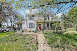 604 9th Ave, Baraboo, WI 53913