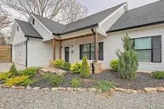 413 Sneaking Creek Dr, Hayesville, NC 28904