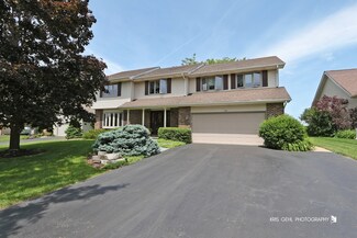 506 Whispering Pines Rd, Lindenhurst, IL 60046