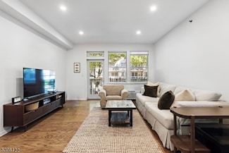 4 Constellation Place Unit 101, Jersey City, NJ 07305