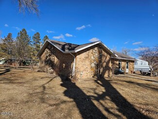 426 N East St, Hebron, ND 58638