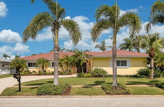 3947 Versailles Dr, Tampa, FL 33634