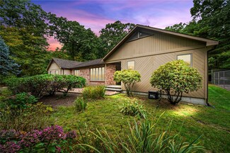 215 Knollridge Dr, North Smithfield, RI 02896