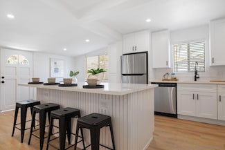 842 Valley Ave, Solana Beach, CA 92075