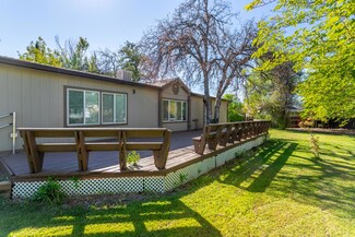 1020 Valli Ct, Redding, CA 96003