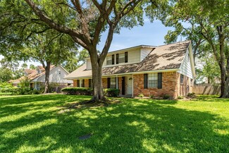 13355 Oak Leaf Ln, Houston, TX 77015