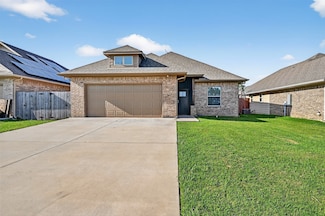 515 W Broad St, Pilot Point, TX 76258
