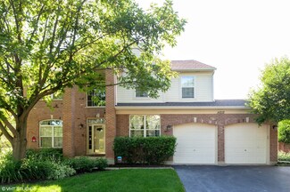 14212 Oakwood Ct, Libertyville, IL 60048