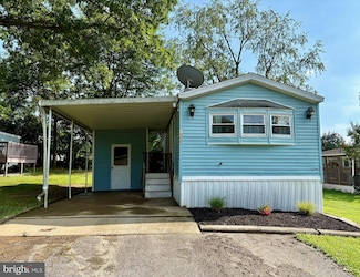 1550 Pin Oak Dr, Chambersburg, PA 17202