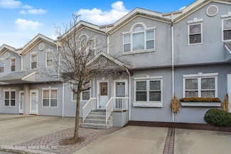 41 Crown Ct, Staten Island, NY 10312
