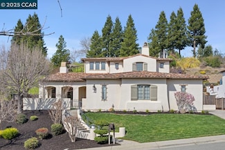 5 Moraga Valley Ln, Moraga, CA 94556