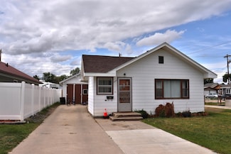434 N Clark St, Powell, WY 82435