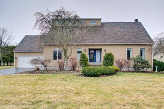 1 Evie Dr, Warren, RI 02885