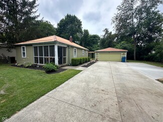 5140 Sunny Meade Ln, Indianapolis, IN 46208