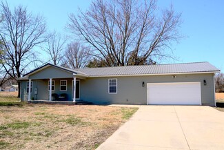 2021 Morrisville Rd, Bolivar, MO 65613