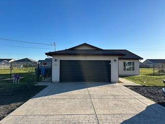 1458 Buttercup Ln, Olivehurst, CA 95961