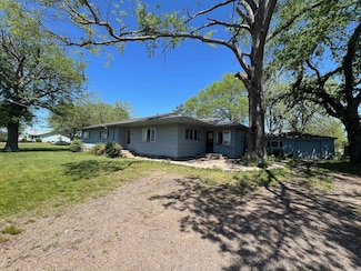 1166 W 2nd St, Waldron, AR 72958