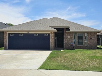 916 NE Bronstad Dr, Andrews, TX 79714