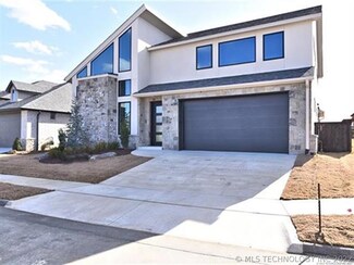 1108 W 85th St, Tulsa, OK 74132