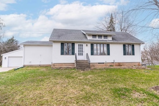 1577 Clairville Rd, Oshkosh, WI 54904