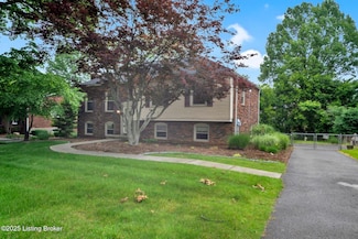 8923 La Costa Rd, Louisville, KY 40299