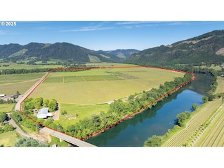 687 Hubbard Creek Rd, Umpqua, OR 97486