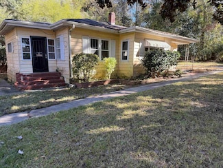 422 Blossom St, Batesburg, SC 29006