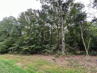 701 Annapolis Dr, Ruther Glen, VA 22546