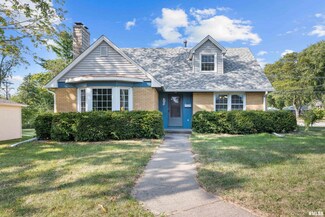 1632 Skyline Dr, Bettendorf, IA 52722