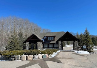 6141 Wintergreen Dr Unit 49, Harbor Springs, MI 49740