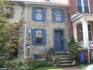 4 E High St, Womelsdorf, PA 19567