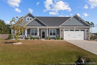 1533 Creekwood Rd, Hope Mills, NC 28348