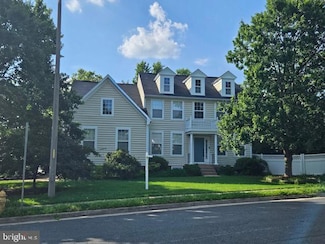 8207 Peggys Ct, Gainesville, VA 20155