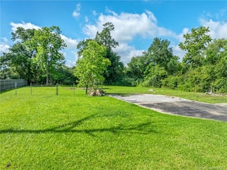 2235 Pinewood Dr S, Lake Charles, LA 70607