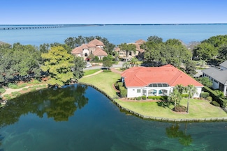459 Captains Cir, Destin, FL 32541