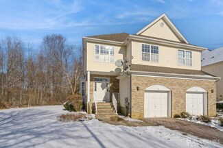 15 Keats Ct, East Windsor, NJ 08520