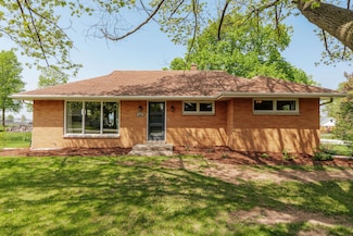 245 Fairway Dr, Brookfield, WI 53005