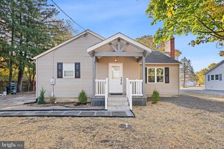 1044 Artis Dr, Dover, DE 19904