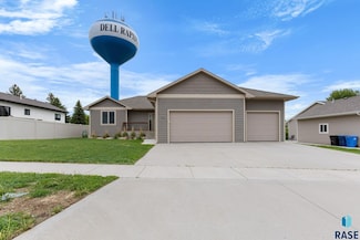 1404 Bitterroot Rd, Dell Rapids, SD 57022