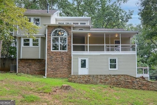 639 Lakeshore Dr, Berkeley Lake, GA 30096